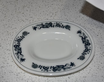 Vintage Pyrex Old Town Blue Onion Gravy Under Plate