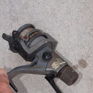 Vintage Shimano FX-II Closed Face Fishing Reel 