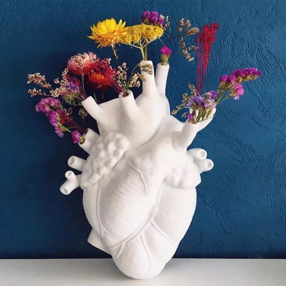 Anatomical vase Heart Shape Sculpture Table Ornaments Garden Plant vase Flower Home Decor