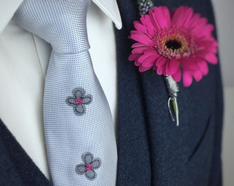 Embroidered Daisies - Pale blue silk tie - made in England