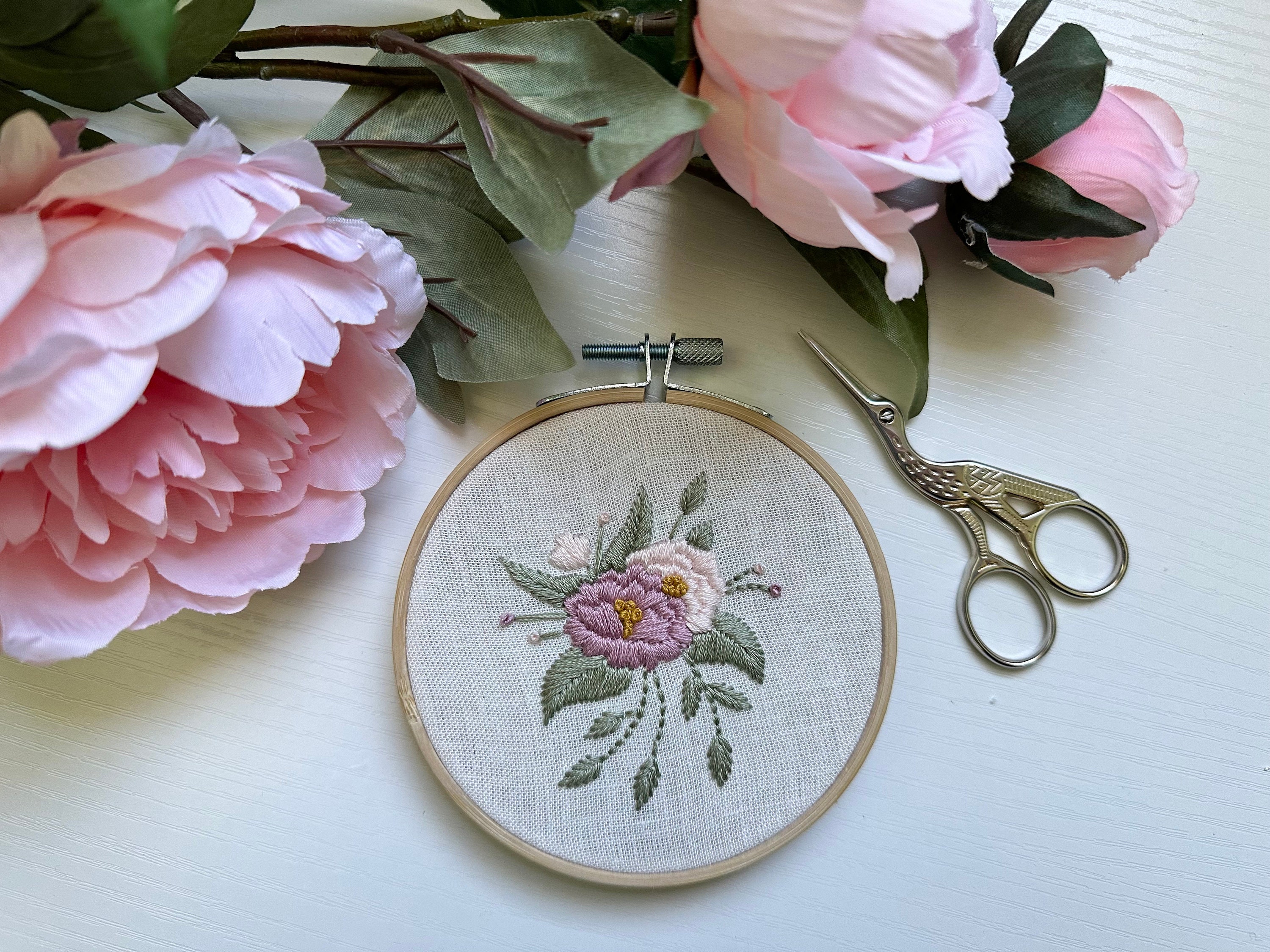 EMBROIDERY PATTERN Floral Lightbulb 