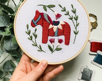 PDF パターン、スウェーデンのダーラ馬、刺繍パターン、馬の
