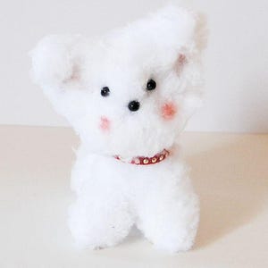 Small white dog, wool stem puppy, handmade dog, for Blythe doll, poseable