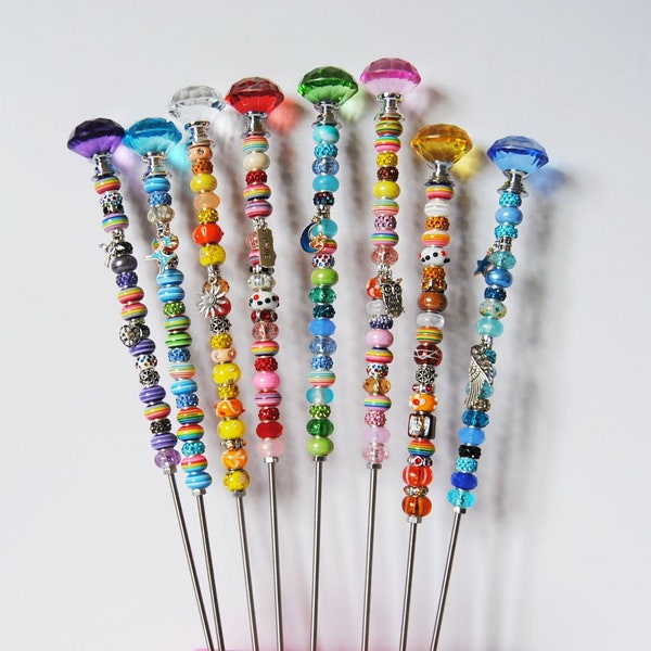 Flower pot beaded stakes, fairy garden gift, beaded garden decor, sun catcher plant stake Mother’s Day gift