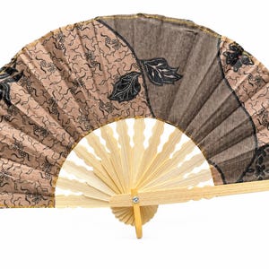 Bruine batik-handventilator handgemaakte opvouwbare bamboeventilator Indonesisch ambachtelijk #202606151
