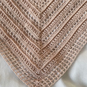 Dusky pink crochet shawl