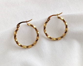 Hoop earrings twisted gold | Medium gold hoop earrings | Earrings Twisted | Stainless steel earrings | Turned nickel-free hoop earrings