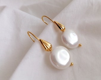 Pearl earrings hanging | Earrings with natural pearl | Earrings with gold pearl | Earrings with white pearl | Wedding earrings