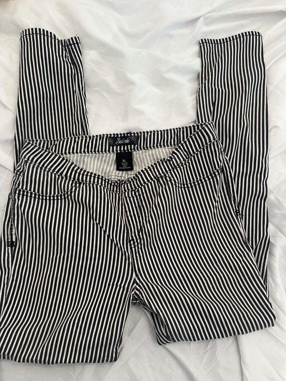 Stripe Jeggings with Pockets and Stretchy Waist Band. Size XL