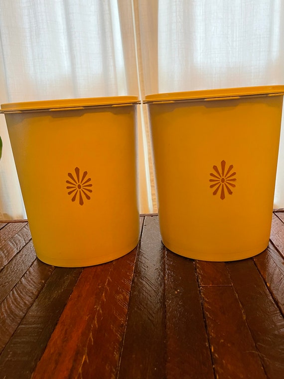 Vintage 70s Yellow Servalier Tupperware Brand Container/retro/mid Century  Modern 