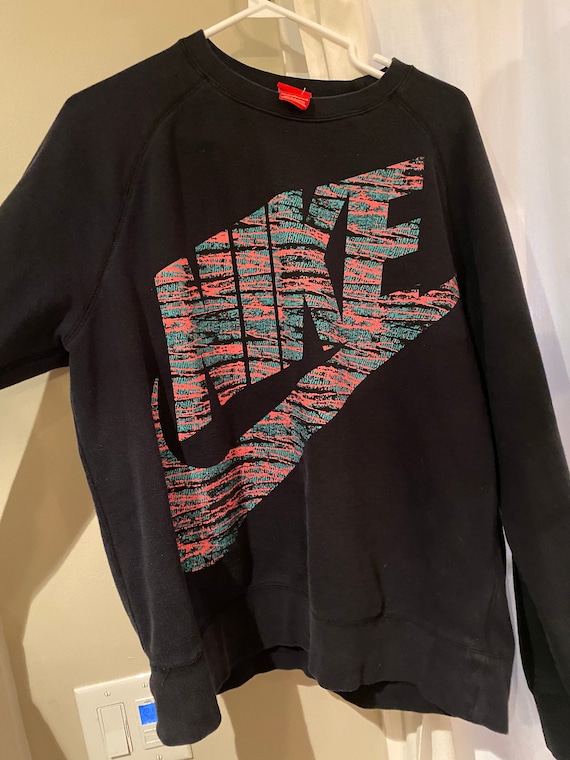 Large retro Nike crew neck sweater - COLOUR: BLACK
