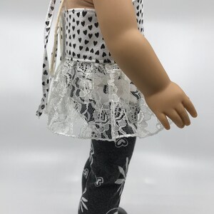 Haut dos nu court noir blanc pour poupée de 18 pouces et leggings noirs blancs image 4