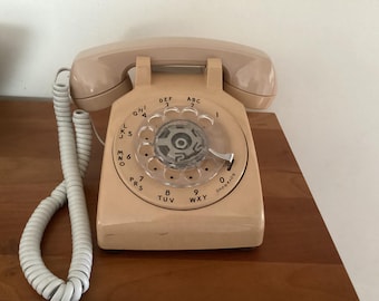 Vintage Rotary Dial Bell Telephone model 500 - beige