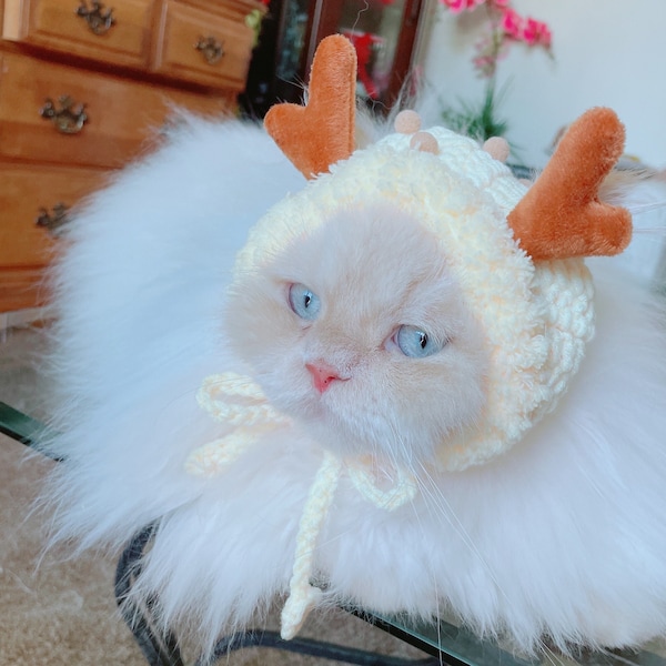 Fluffy spotted antler hat for cat or small animals (cat accessories, small animal accessories, cat gifts, knitted, yarn, cat)