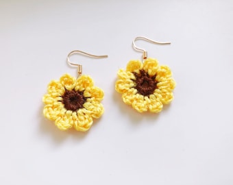 Gestrickte Sonnenblumenohrringe, Gehäkelte Sonnenblumenohrringe, Häkelohrringe, Häkelschmuck