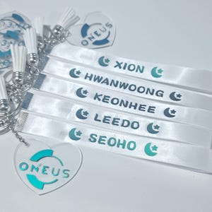 OneUs - Light Stick Strap - Keychain