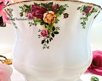 Royal Albert Old Country Roses  Plant Pot Collectable  Decor  Collectable Planter