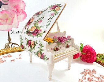 Royal Albert Old Country Roses Piano Musical Grand Piano Fancy Collectible Figurine Old Country Roses   Music Box Decor