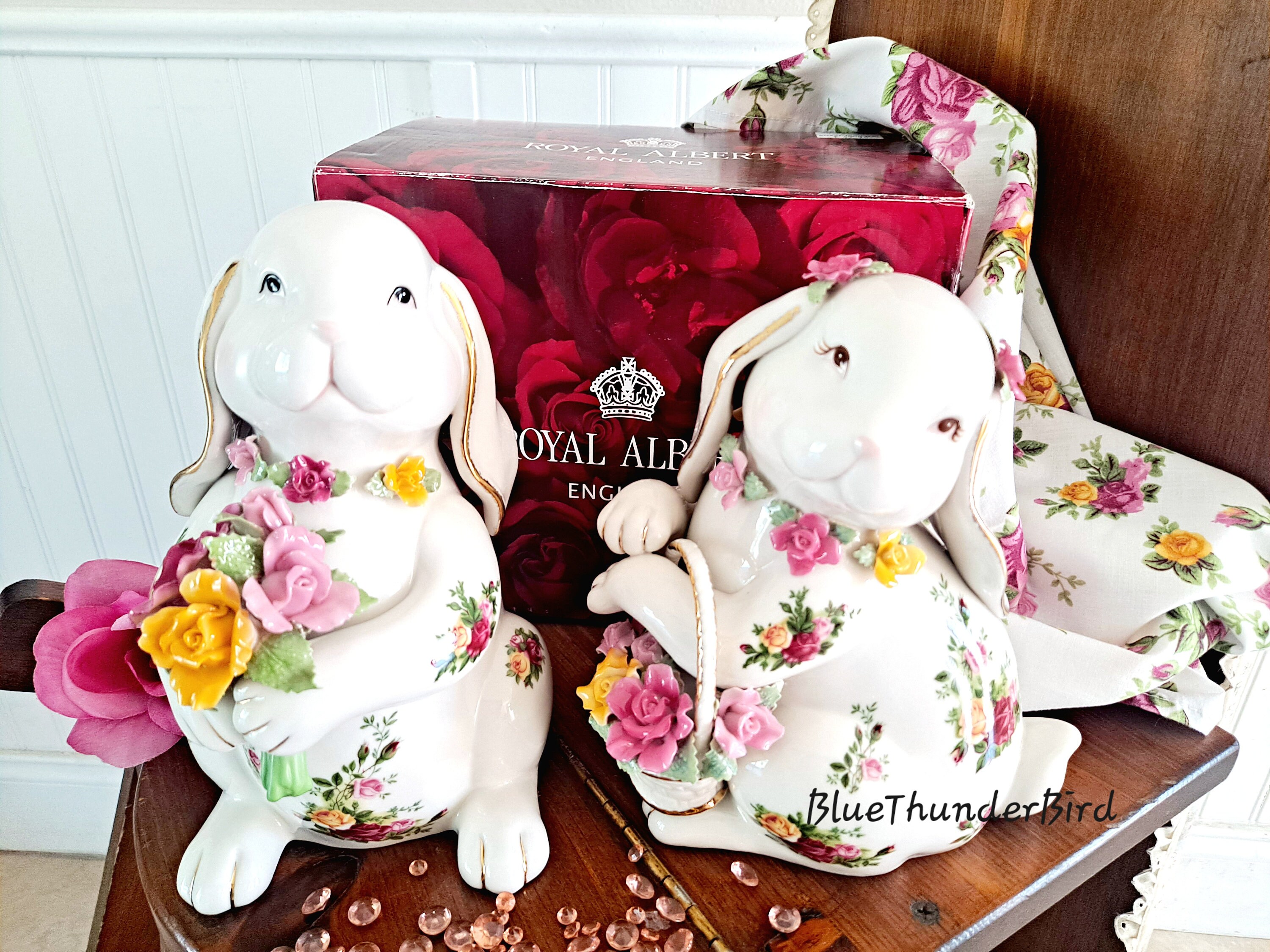 レア♡アンティーク♡うさぎ♡置物ロリータ♡昭和レトロ♡インテリア♡陶器品♡ピンク Royal Albert Old Country Roses Floppy Ear Bunny Bunny Girl Bunny