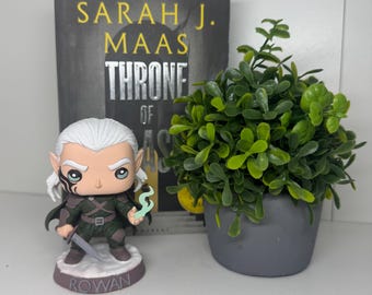 Rowan Whitethorn Throne of Glass
