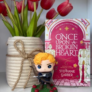 Evangeline Fox Funko Pop, once upon a broken heart image 4