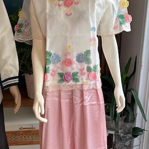 Ivory Filipiniana Kimona with embroidery size: XXL Philippine costume