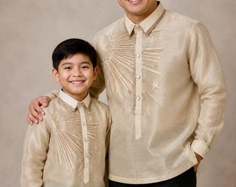Père et fils assortis crème Sinag Barong Tagalog, vêtements de cérémonie traditionnels philippins brodés