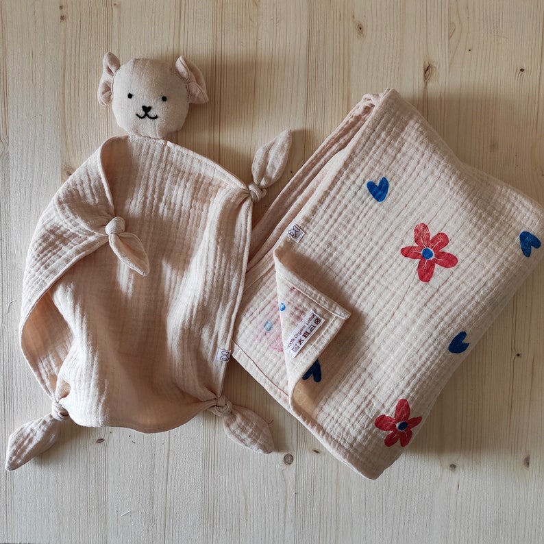 doudou Organic newborn flowers baby muslin sleepsuit and beanie handmade in Italy Customizable gift with your baby/'s name bodysuit