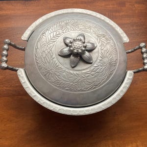 Vintage Hammered Aluminum Dish Carrier -Vintage Everlast Metal Covered Dish - Vintage Aluminum Casserole Carrier