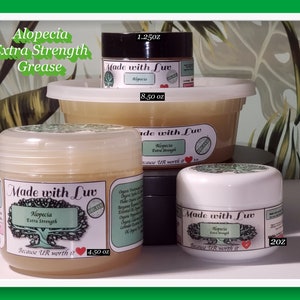 Puede incluir: Cuatro frascos de grasa para el cabello etiquetados como "Made with Luv" en diferentes tama&ntilde;os: 1,25 oz, 4,50 oz, 8,50 oz y 2 oz. Los frascos est&aacute;n etiquetados como "Alopecia Extra Strength Grease" y "Because UR worth it".