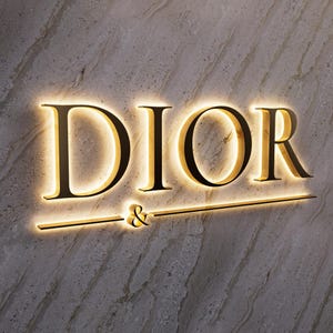 Letrero de estudio personalizado, letrero con logotipo comercial para decoración de pared, letrero de spa de belleza, letrero de escaparate retroiluminado en 3D, letrero de recepción de lujo, letrero con letras cortadas con láser