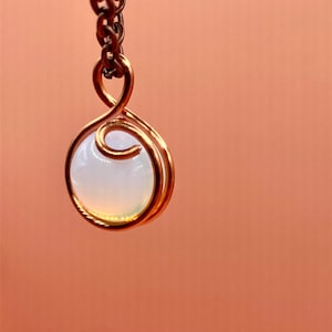 Opal Fidget Necklace Shell Design- 360 degree movement