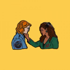 Black Mirror San Junipero Soft Emailpin | Emaille pinnen | Regenboogspelden | Leuke pins | Cartoon speldenprikjes | Vasten met Netflix-thema | Popcultuur