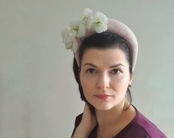 Floral wedding headpiece with white flowers, pink floral fascinator headband, elegant hair accessory for tea party or Kentucky Derby