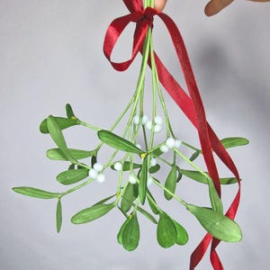Décoration de Noël unique avec du gui, décoration de vacances à suspendre, faux gui pour embrasser une boule, décoration d'hiver traditionnelle, idée cadeau de Noël