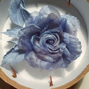 Broche de rosa único, broche de flor de seda pura, broche de flor de tela de lujo, arte para vestir, accesorios de moda para mujeres, elegante broche floral