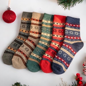 Christmas Gift Cotton Crew Socks for Men and Women Warm Winter Heart ...