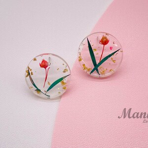 Preserved Flower, Pressed Flower Resin Earrings, Tiny Flower Earrings, Threader Earrings,Handmade Earrings, Dainty Everyday Earring
