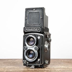Rolleiflex 3.5 MX TLR Camera: 75mm Schneider Lens, Leather Case