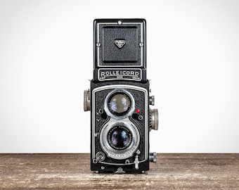 Rolleicord V Twin Lens Reflex Medium Format Film Camera in Great Condition with Leather Case