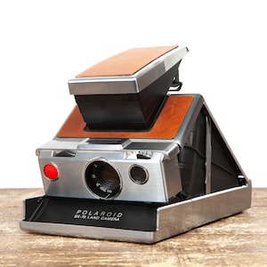 Polaroid SX-70 Instant Film Camera with leather Case Professionally Tested in Great Condition
