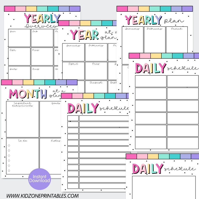Op de afbeelding: Een verzameling afdrukbare plannerpagina's met kleurrijke koppen en stippenaccenten. De pagina's bevatten sjablonen voor jaar-, maand- en dagplanning. De tekst bevat "Yearly Overview", "Year at a plan", "Daily schedule" en "Month at a plan".