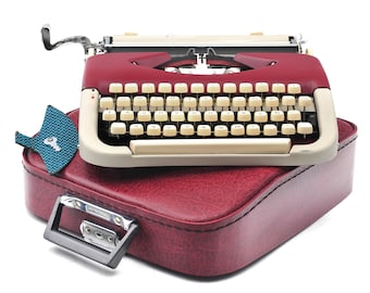 Máquina de escribir Maritza 11 de los años 60 en excelente estado. Tipo de letra Consilium hermoso diseño y trabajo de color y revisado.