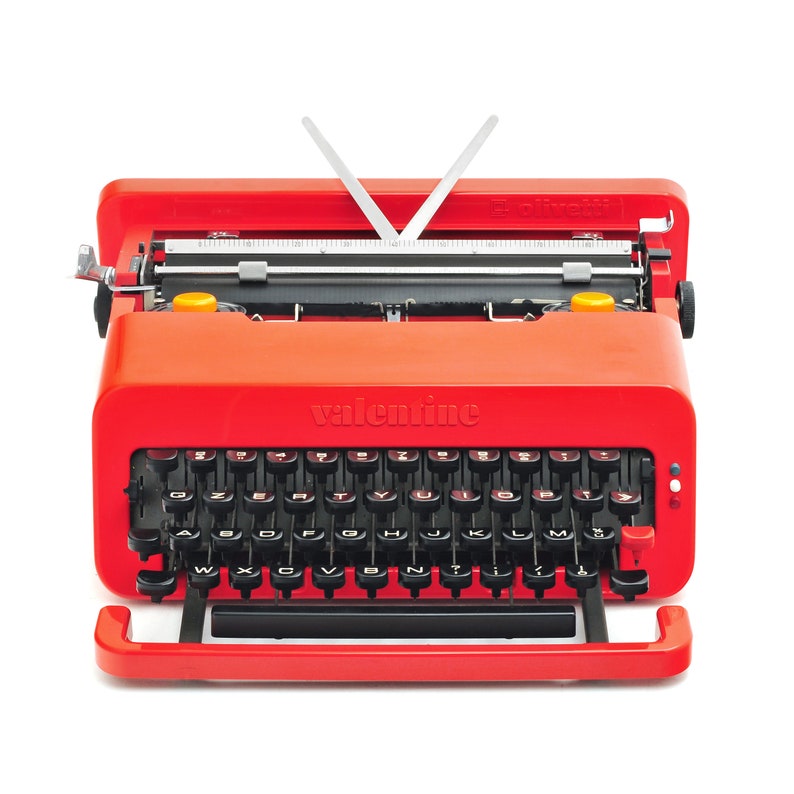 Beautiful and iconic piece of furniture. very good general conditions Olivetti Valentine typewriter outstanding design