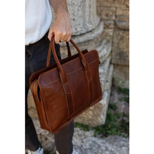Sac pour ordinateur portable en cuir italien fait main | Sac de travail de luxe en cuir toscan | Sac d'affaires en cuir véritable | Grande sacoche pour ordinateur portable pour hommes et femmes |