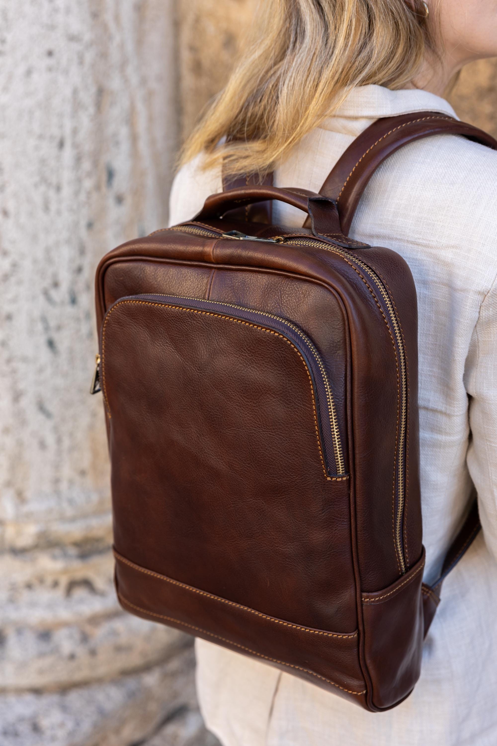 Italian Leather Backpack with Removable Clutch Elegant Versatile Travel Work Elegant Full-grain Italian Leather Laptop Backpack for Work  main image 4