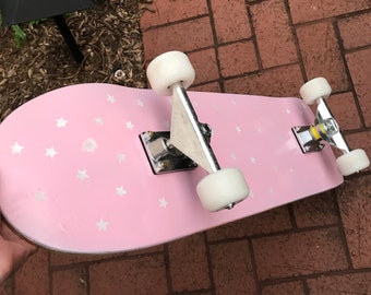 Roues PU Support en Alliage daluminium TureFans Skateboard Enfant 57 * 15cm Skateboard Retro Panneau PP Skateboard Plastique