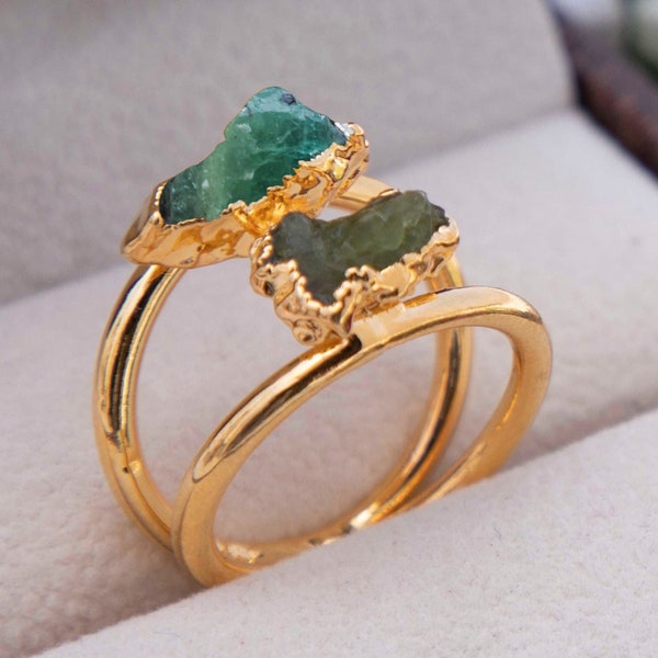 Raw Emerald Peridot Ring, Gold Raw Crystal Ring, Unique Engagement Ring, Rings for Women, Raw Stone Ring, Raw Gemstone Ring, Gift For Her
