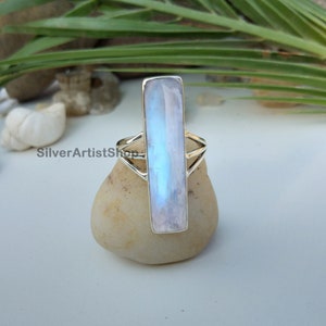 Natural Rainbow Moonstone Ring, Long Cushion Ring, Rainbow Moonstone Silver Ring, Moonstone Jewelry, Blue Fire Ring, Big Stone Jewelry