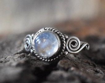 Natural Rainbow Moonstone Ring, Sterling Silver Ring for Women, Round Stone Ring, Handmade Silver Ring, Moonstone Ring, Bohemian Jewelry